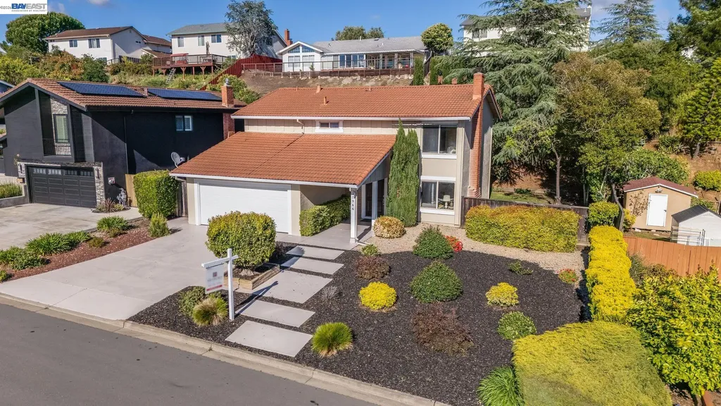 27966 El Portal Drive Hayward CA 94542