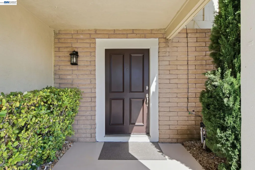 27966 El Portal Drive Hayward CA 94542