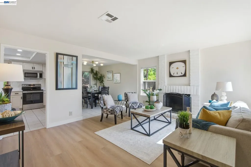 27966 El Portal Drive Hayward CA 94542