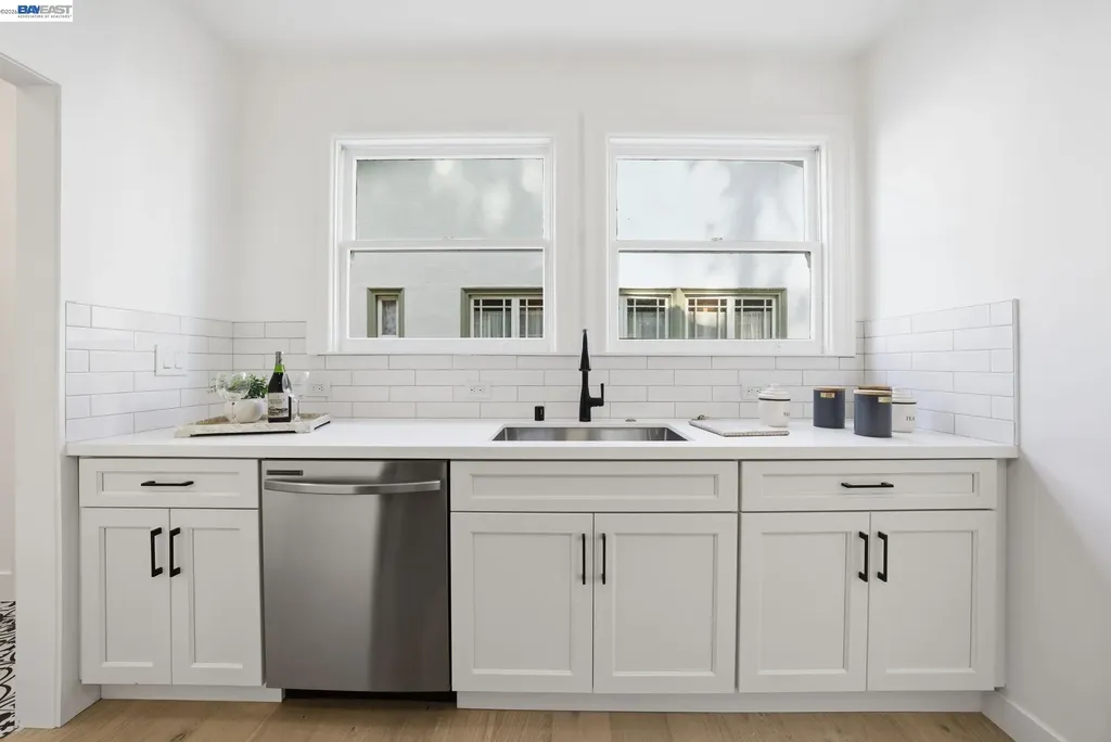 661 Brookwood Place Oakland CA 94610