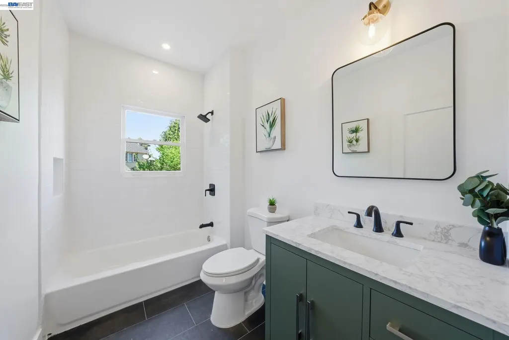 661 Brookwood Place Oakland CA 94610