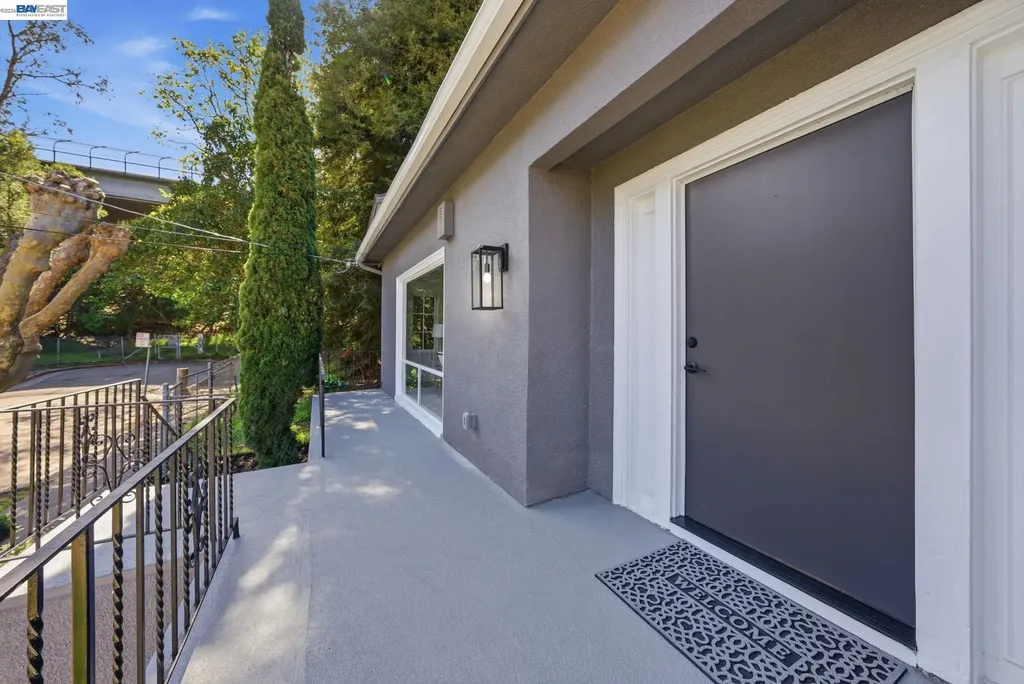 661 Brookwood Place Oakland CA 94610