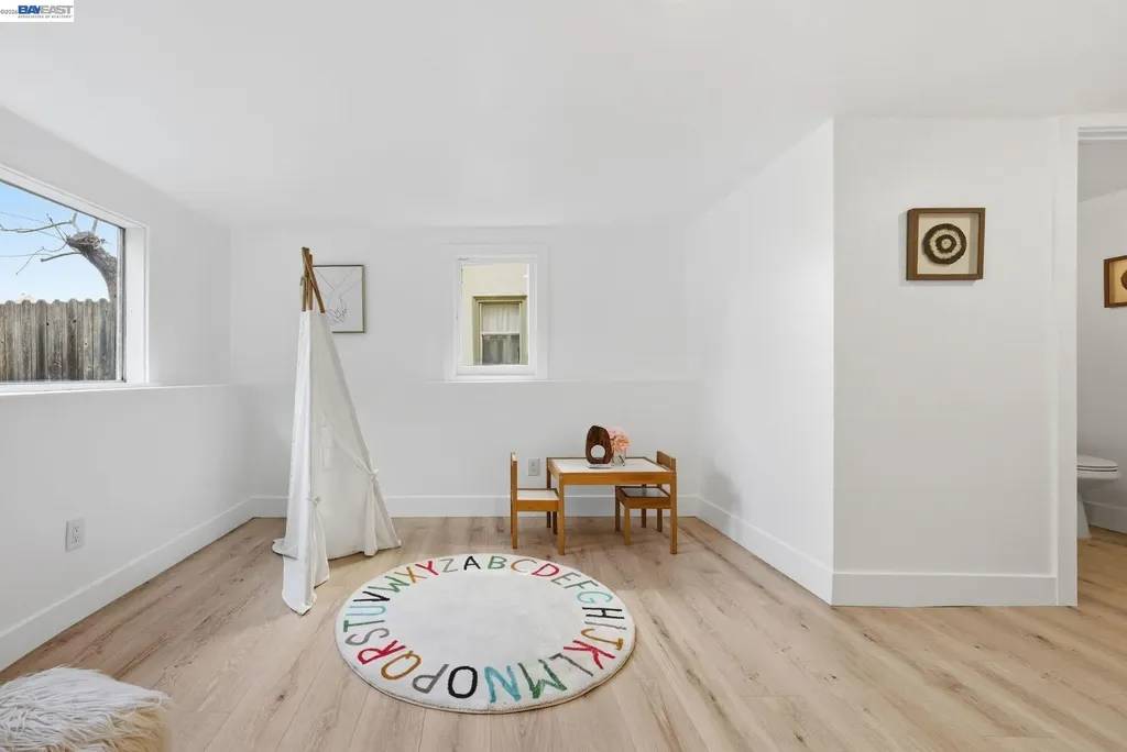 661 Brookwood Place Oakland CA 94610