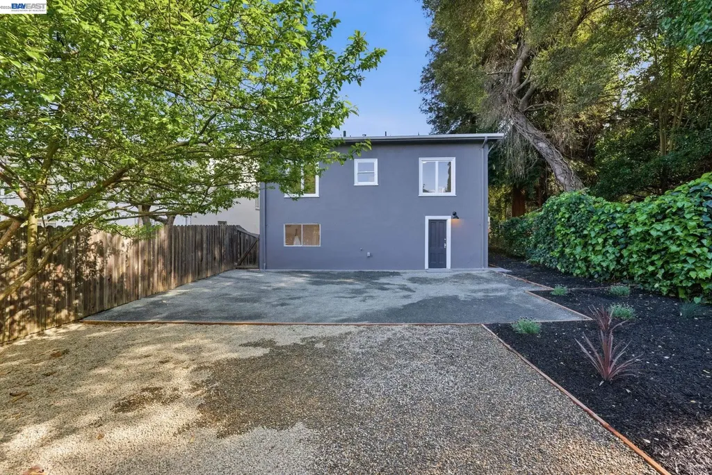 661 Brookwood Place Oakland CA 94610