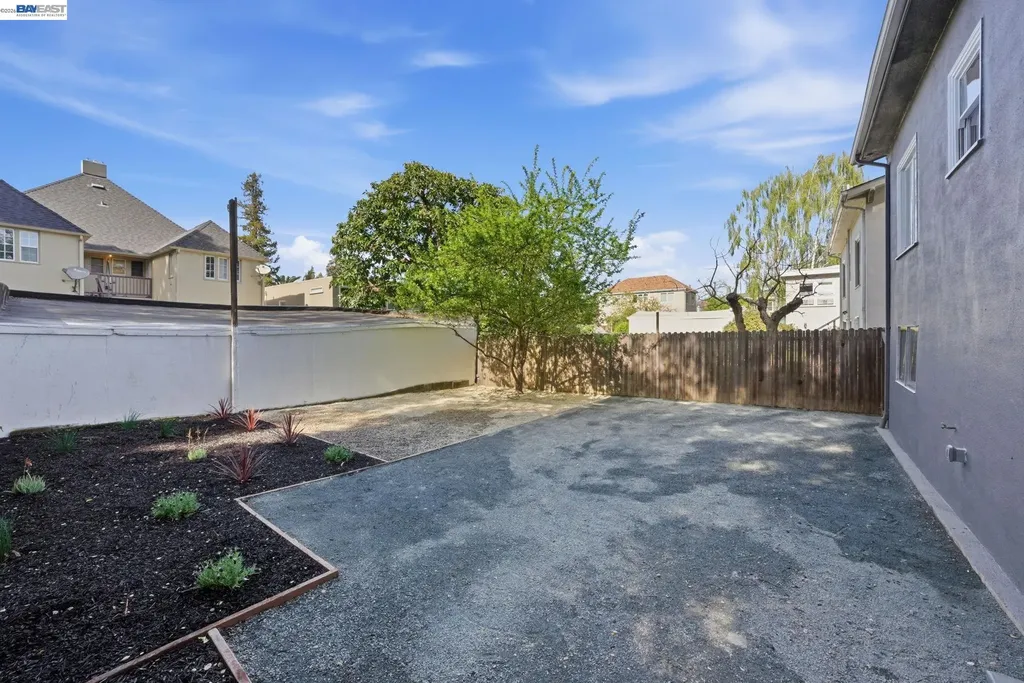 661 Brookwood Place Oakland CA 94610