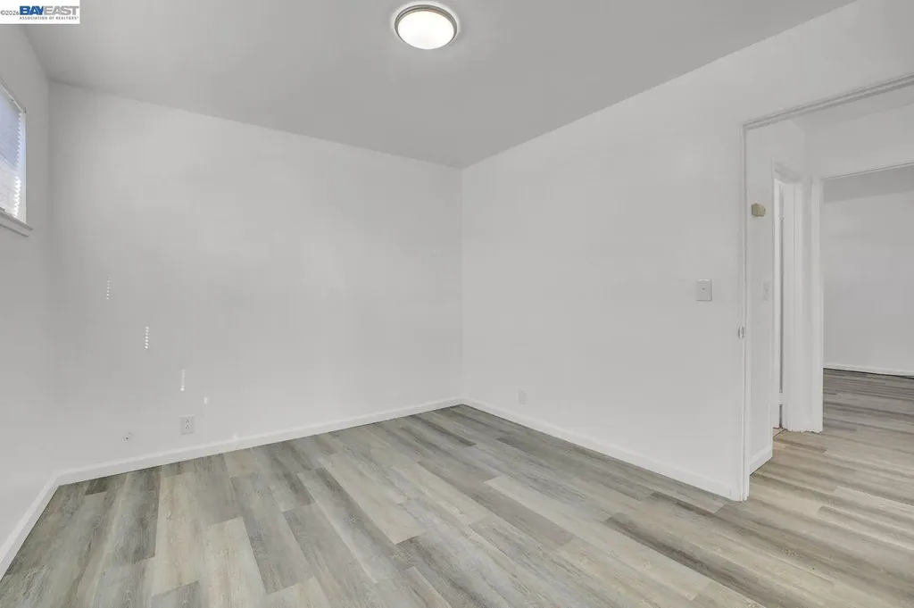 8811 A Street Oakland CA 94621
