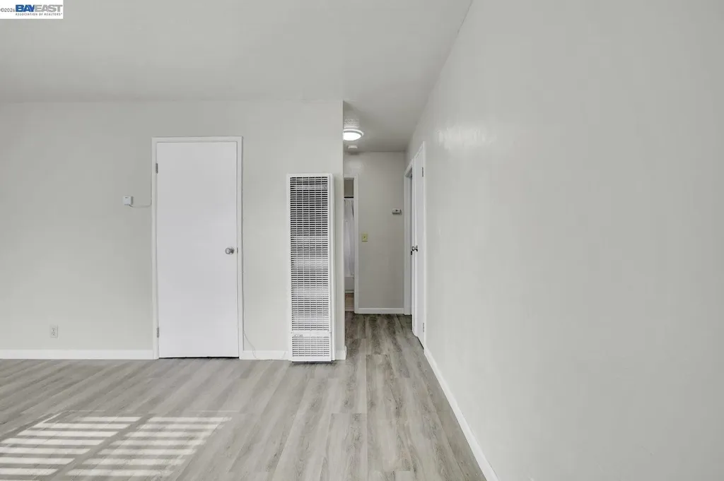 8811 A Street Oakland CA 94621