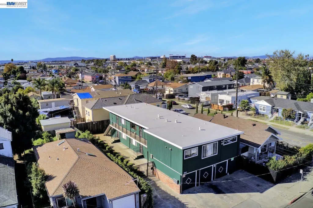 8811 A Street Oakland CA 94621