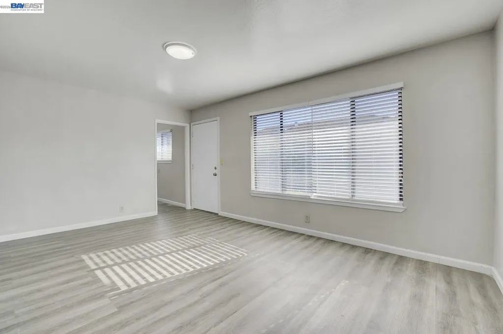 8811 A Street Oakland CA 94621