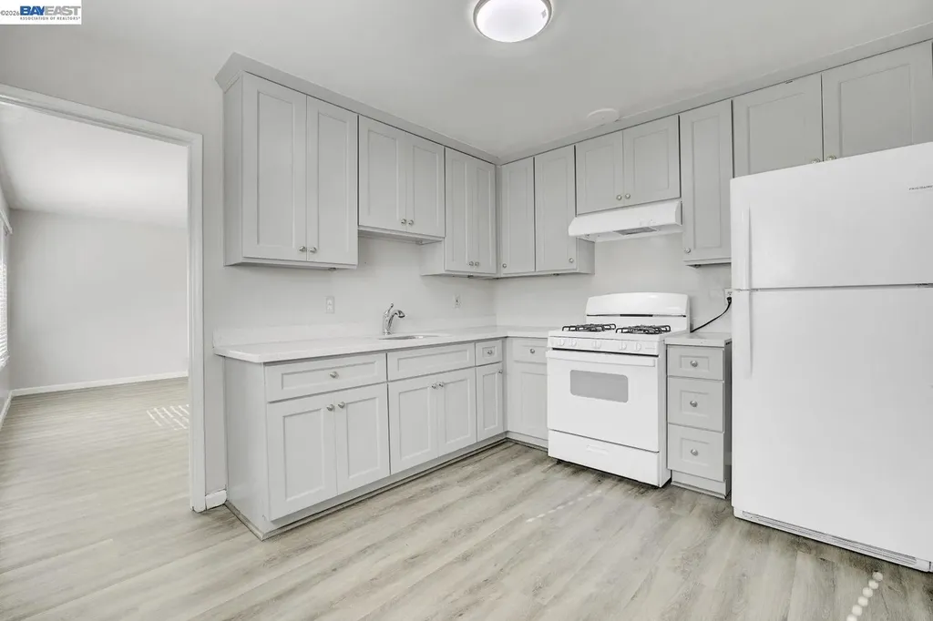 8811 A Street Oakland CA 94621