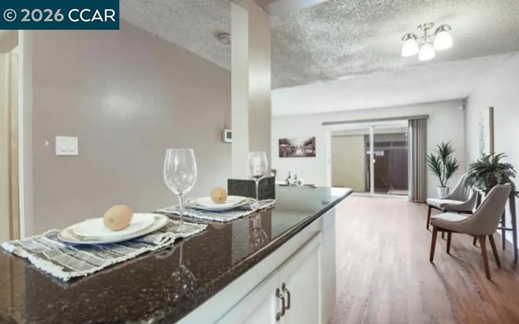 58 Meadowbrook Avenue Pittsburg CA 94565