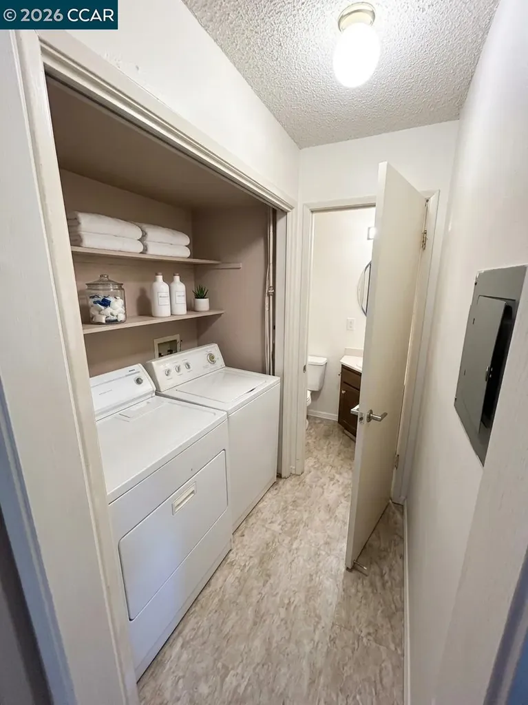58 Meadowbrook Avenue Pittsburg CA 94565