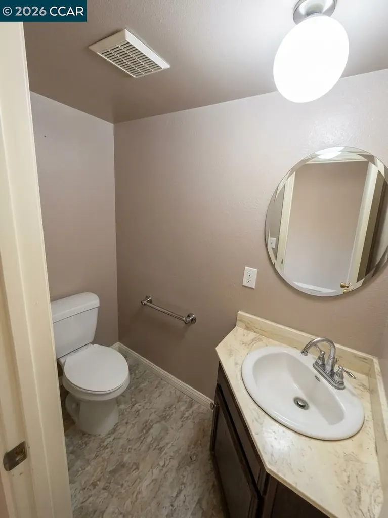 58 Meadowbrook Avenue Pittsburg CA 94565