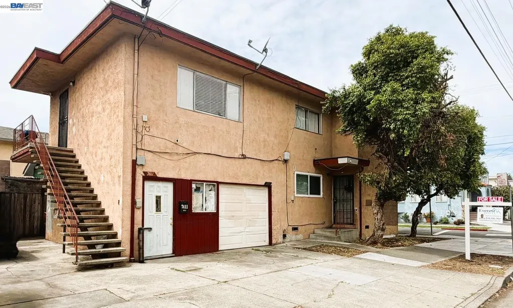 7401 -7411 Hillside Street Oakland CA 94605