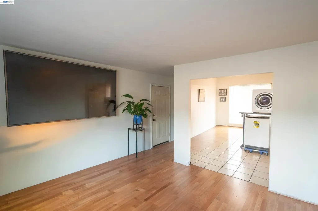 7401 -7411 Hillside Street Oakland CA 94605