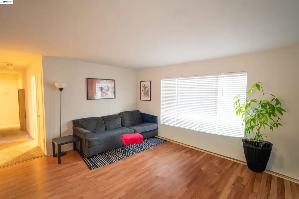 7401 -7411 Hillside Street Oakland CA 94605