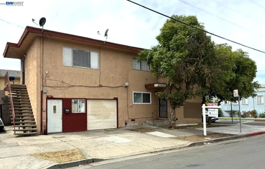 7401 -7411 Hillside Street Oakland CA 94605