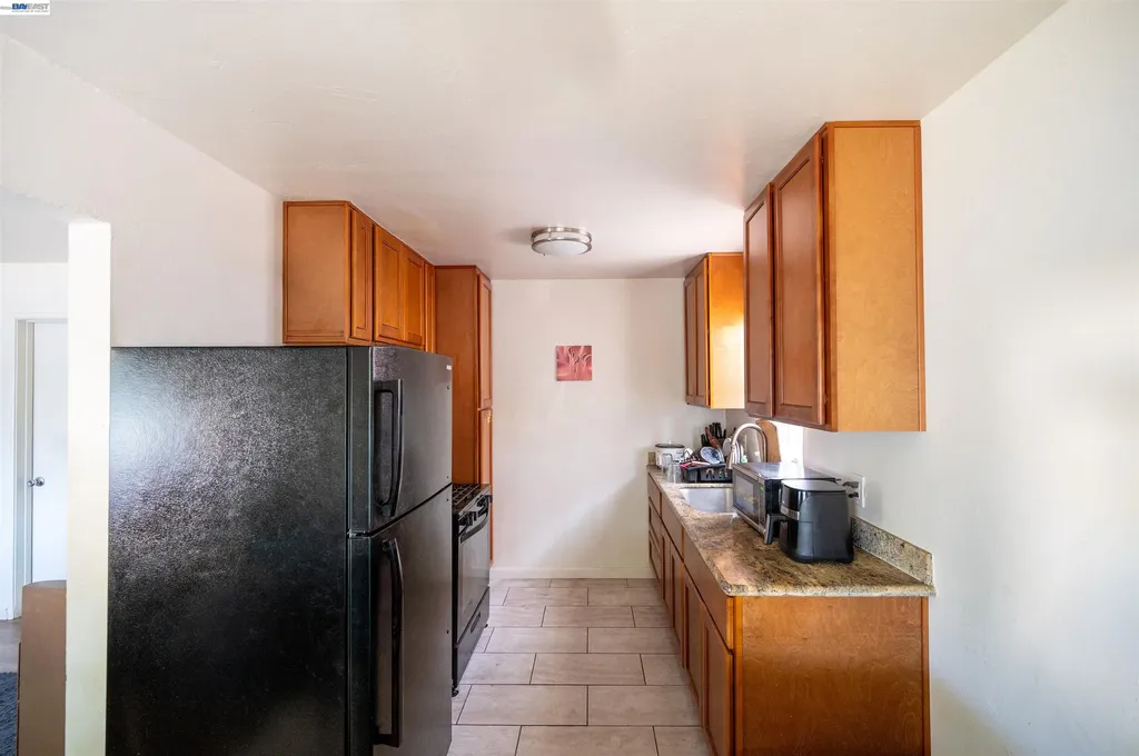 7401 -7411 Hillside Street Oakland CA 94605