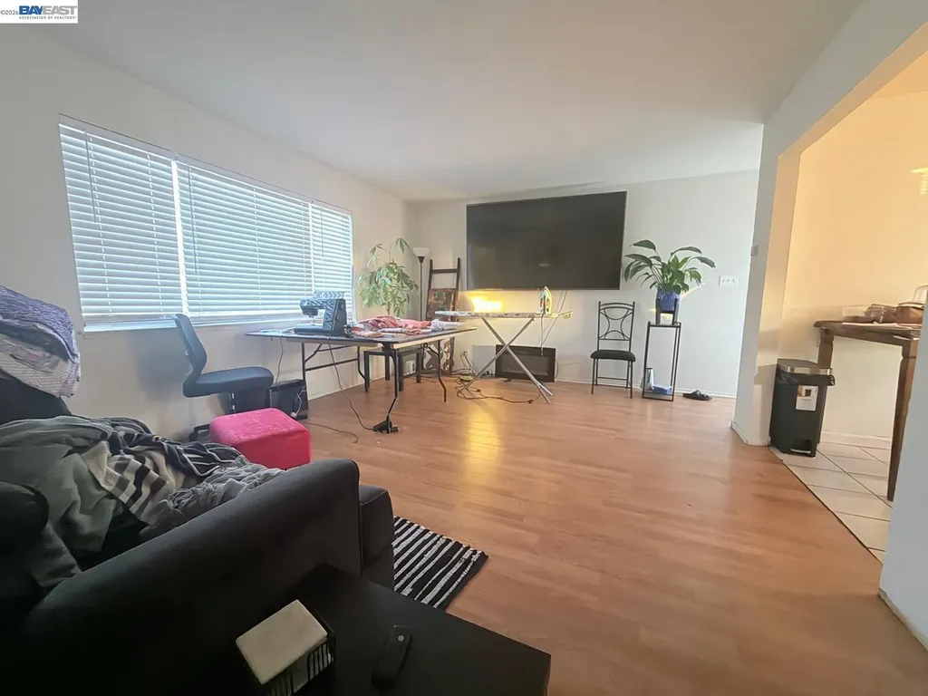 7401 -7411 Hillside Street Oakland CA 94605