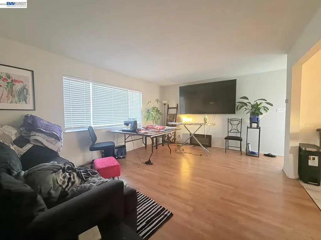 7401 -7411 Hillside Street Oakland CA 94605