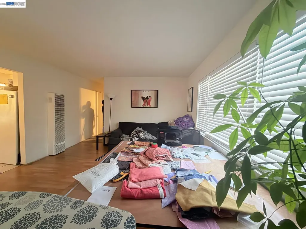 7401 -7411 Hillside Street Oakland CA 94605