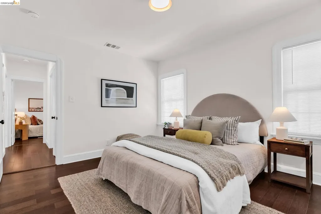 2907 Seminary Avenue Oakland CA 94605