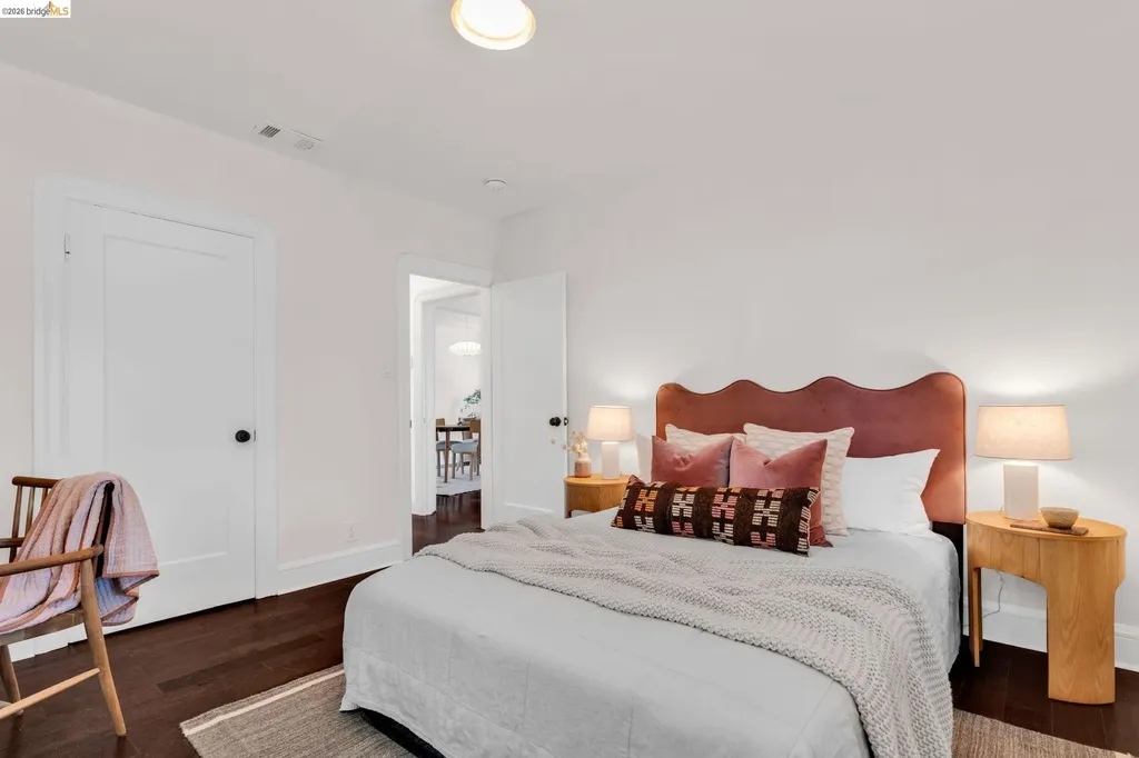 2907 Seminary Avenue Oakland CA 94605