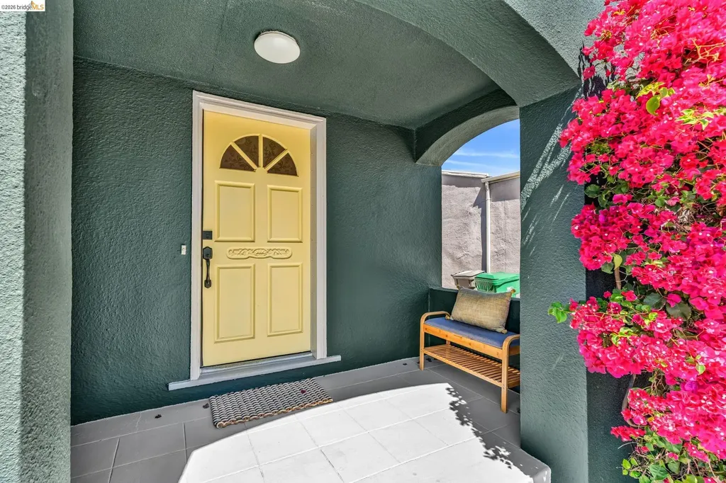2907 Seminary Avenue Oakland CA 94605