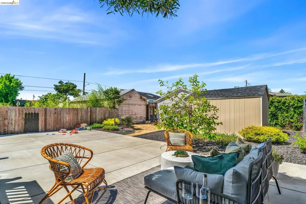 2907 Seminary Avenue Oakland CA 94605