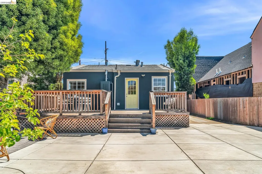 2907 Seminary Avenue Oakland CA 94605