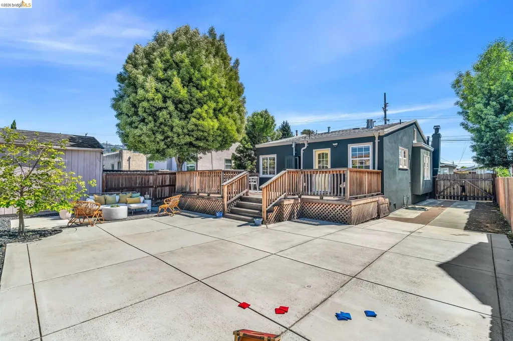 2907 Seminary Avenue Oakland CA 94605