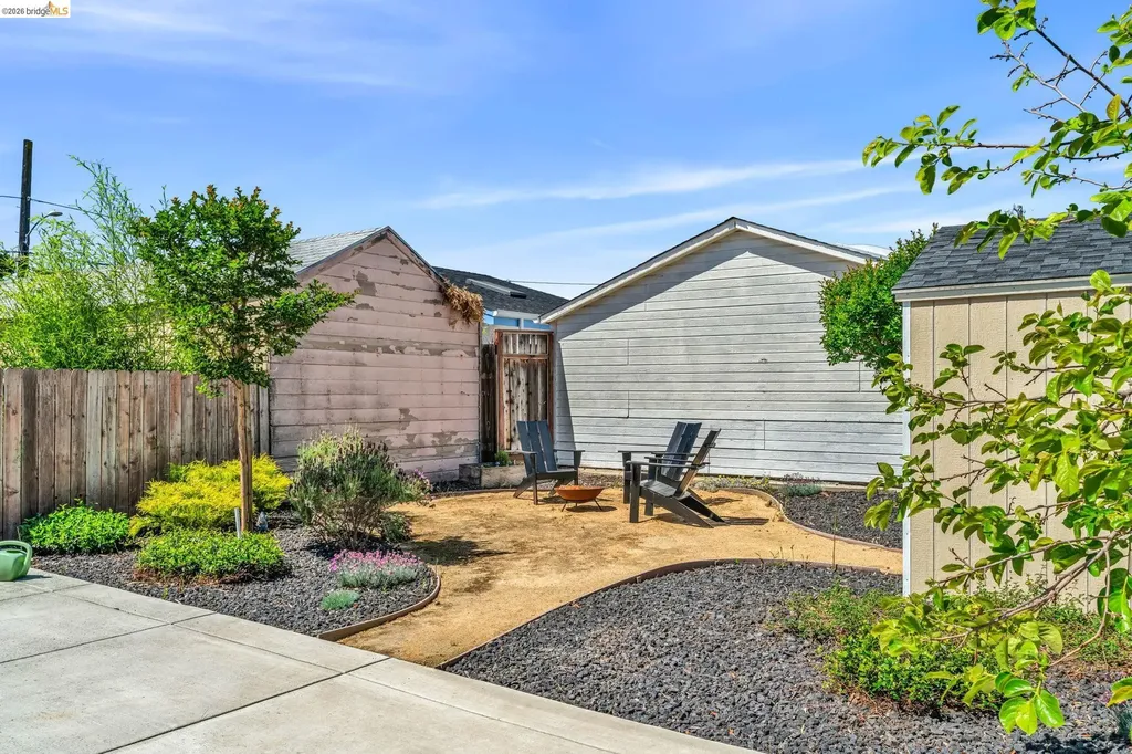 2907 Seminary Avenue Oakland CA 94605