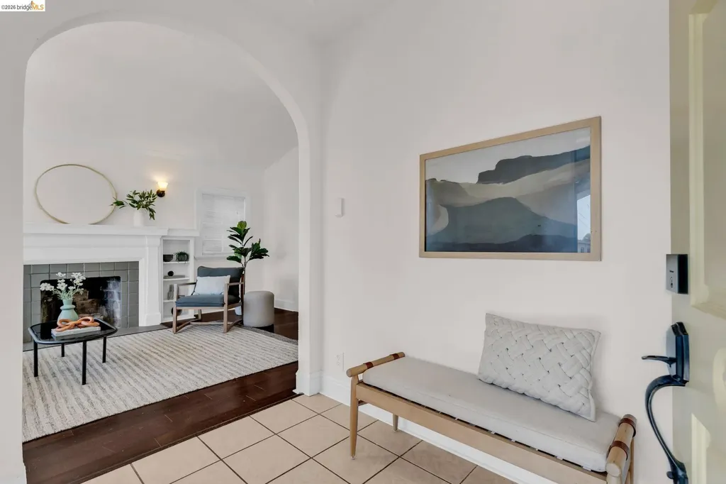 2907 Seminary Avenue Oakland CA 94605