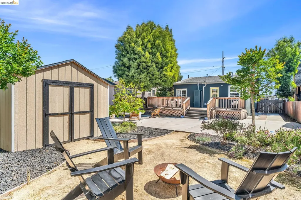 2907 Seminary Avenue Oakland CA 94605