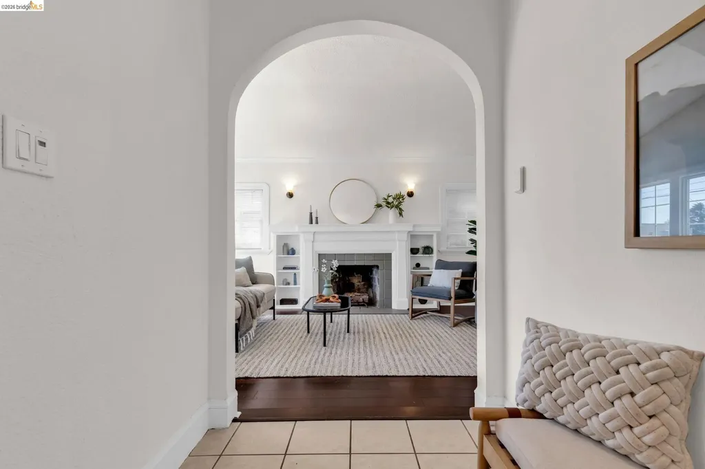 2907 Seminary Avenue Oakland CA 94605