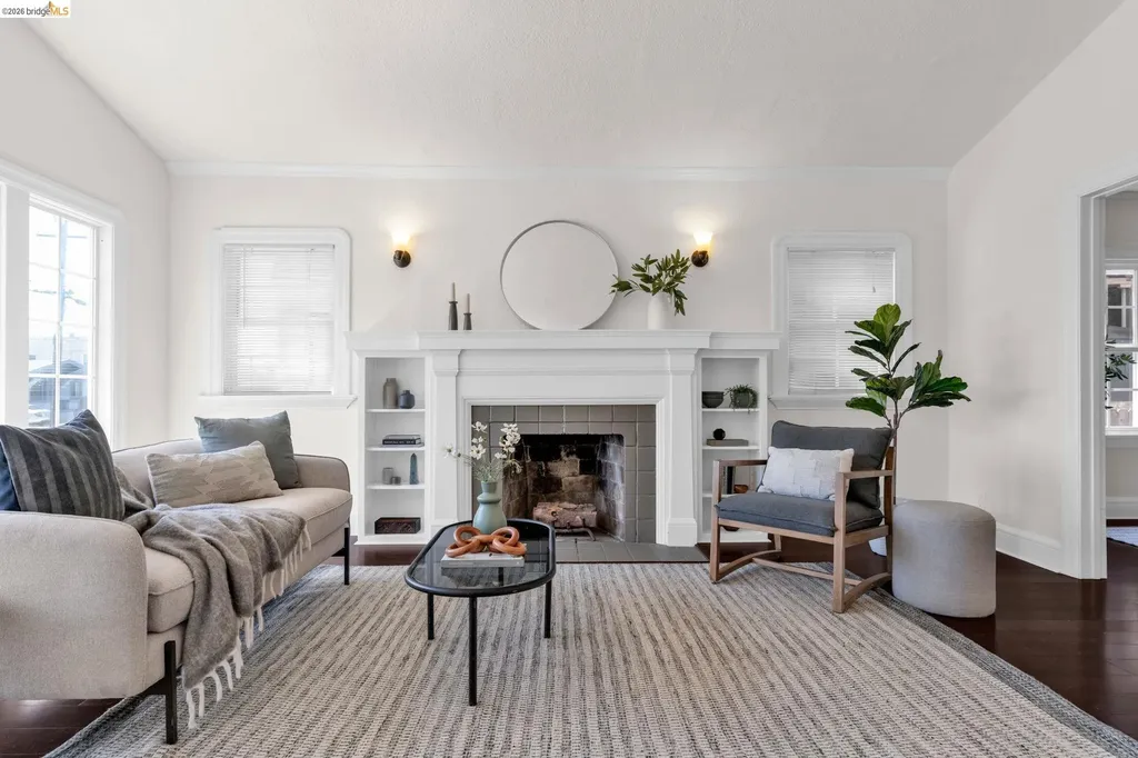 2907 Seminary Avenue Oakland CA 94605