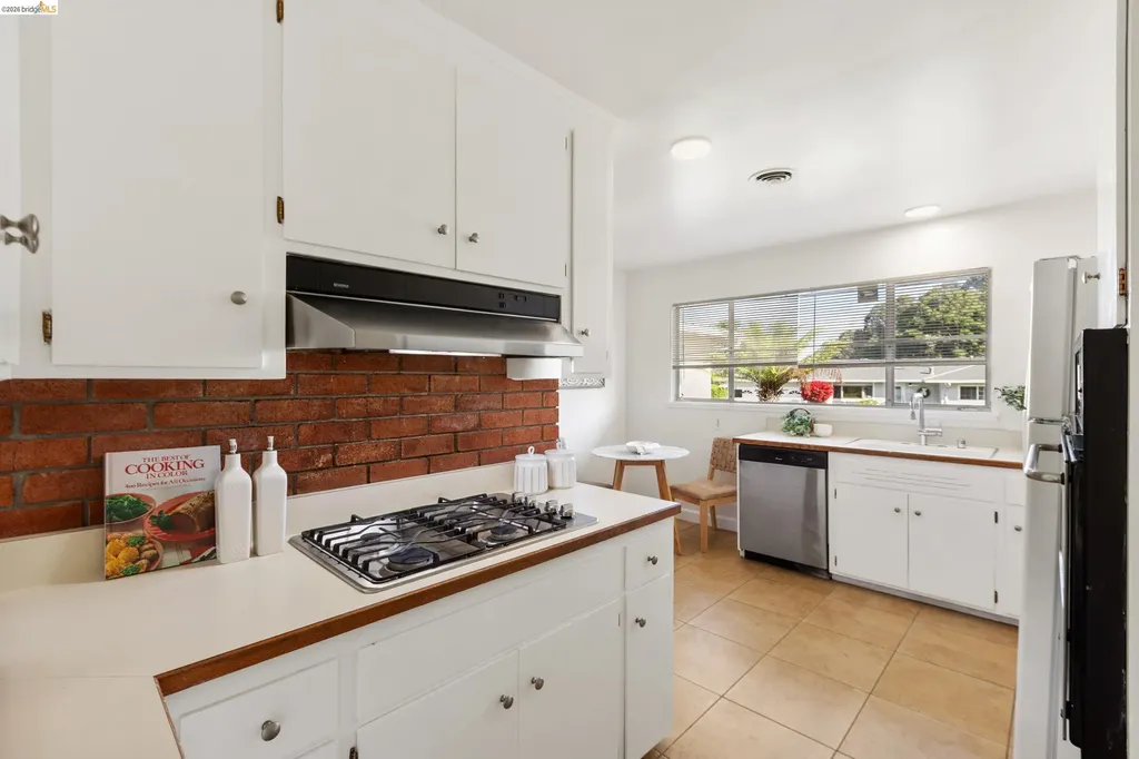 1799 Lefebvre Way Pinole CA 94564