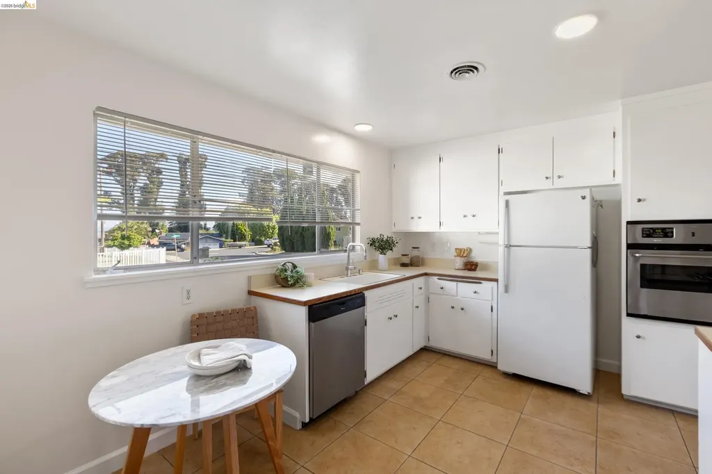1799 Lefebvre Way Pinole CA 94564
