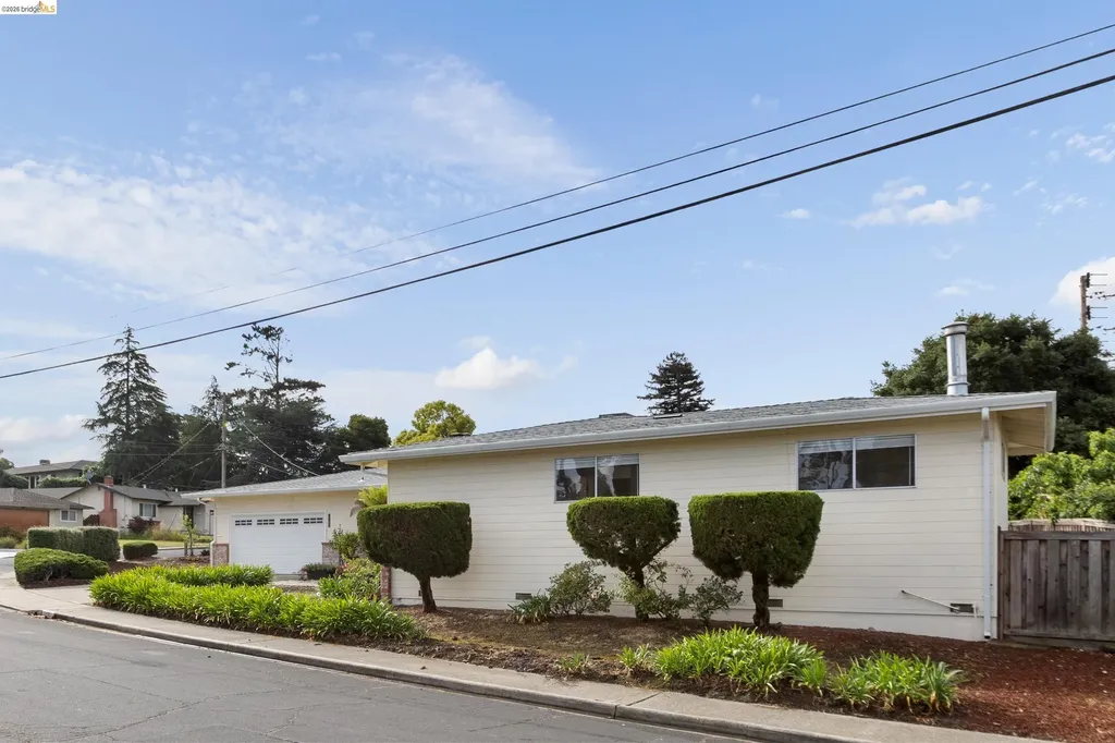 1799 Lefebvre Way Pinole CA 94564