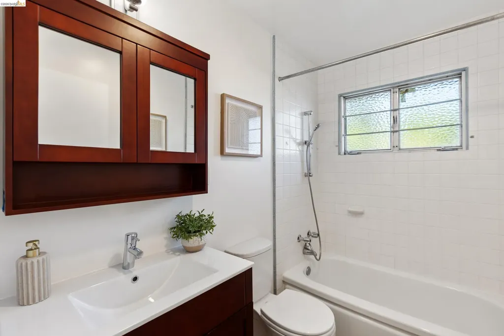 1799 Lefebvre Way Pinole CA 94564