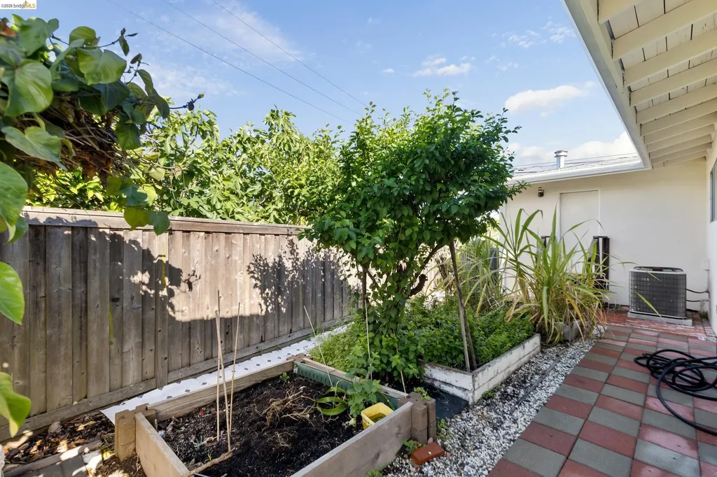 1799 Lefebvre Way Pinole CA 94564