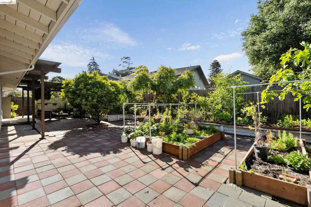 1799 Lefebvre Way Pinole CA 94564