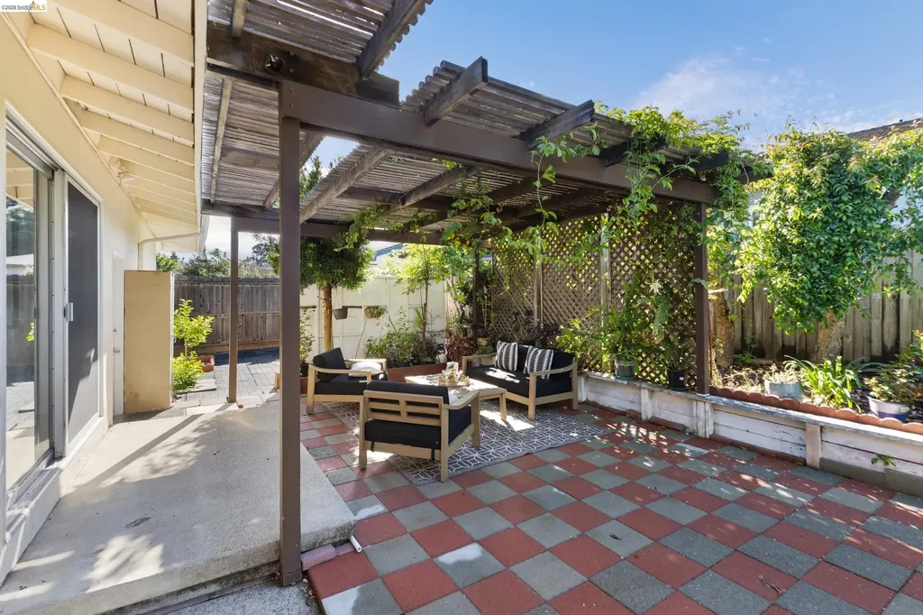 1799 Lefebvre Way Pinole CA 94564