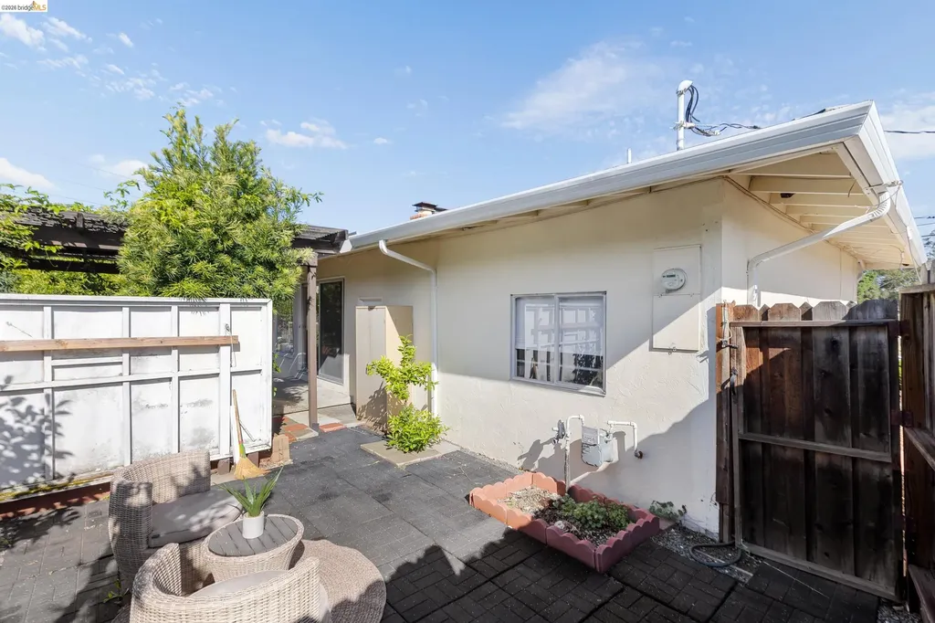 1799 Lefebvre Way Pinole CA 94564