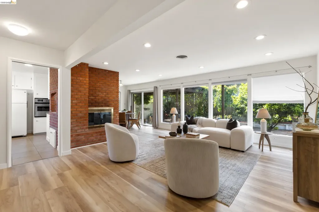 1799 Lefebvre Way Pinole CA 94564
