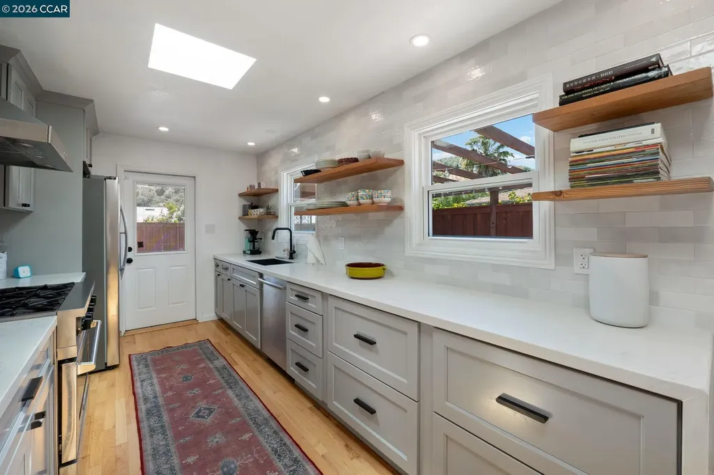2420 Doidge Avenue Pinole CA 94564