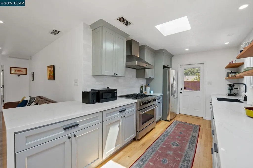 2420 Doidge Avenue Pinole CA 94564