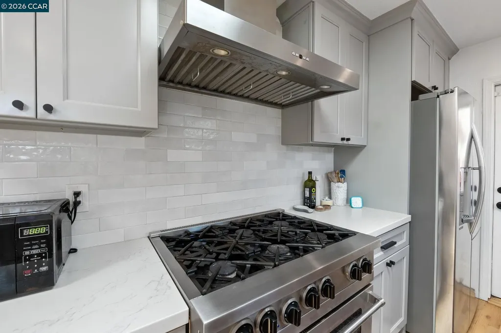 2420 Doidge Avenue Pinole CA 94564
