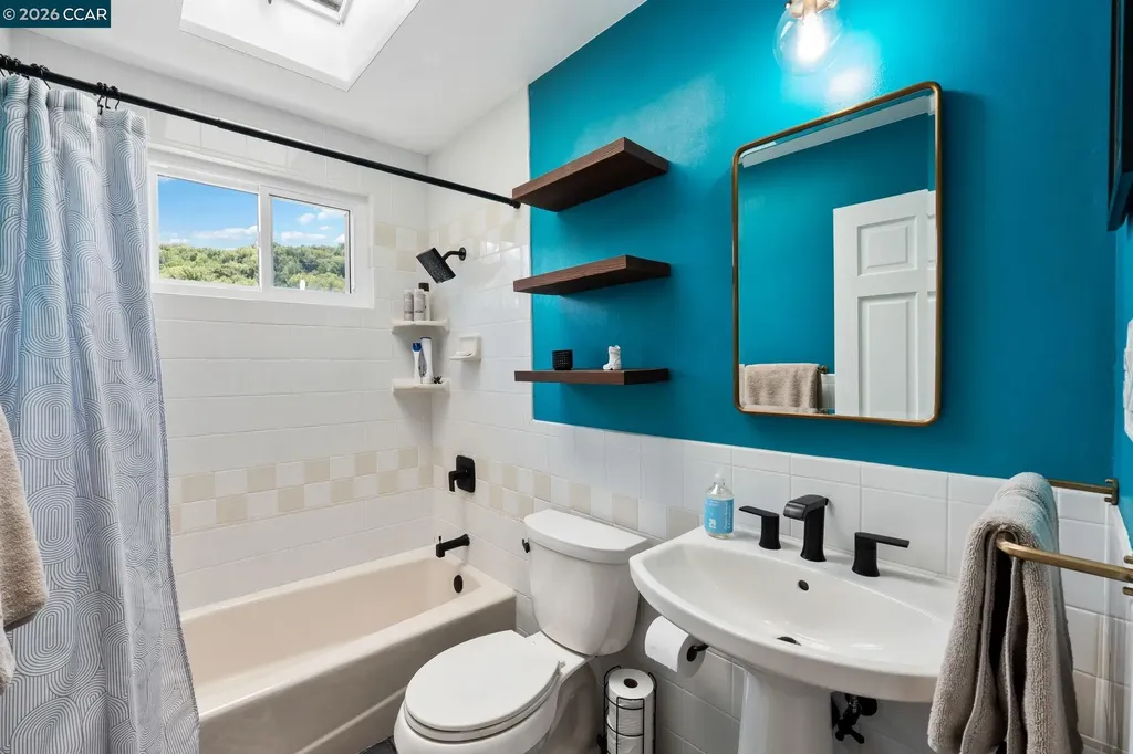2420 Doidge Avenue Pinole CA 94564