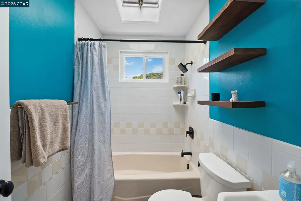 2420 Doidge Avenue Pinole CA 94564